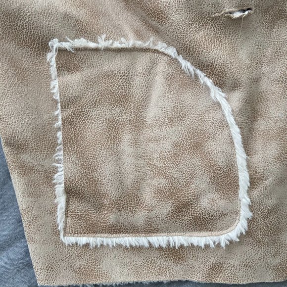 Zara Faux Fur, Faux Suede Vest - Picture 4 of 6